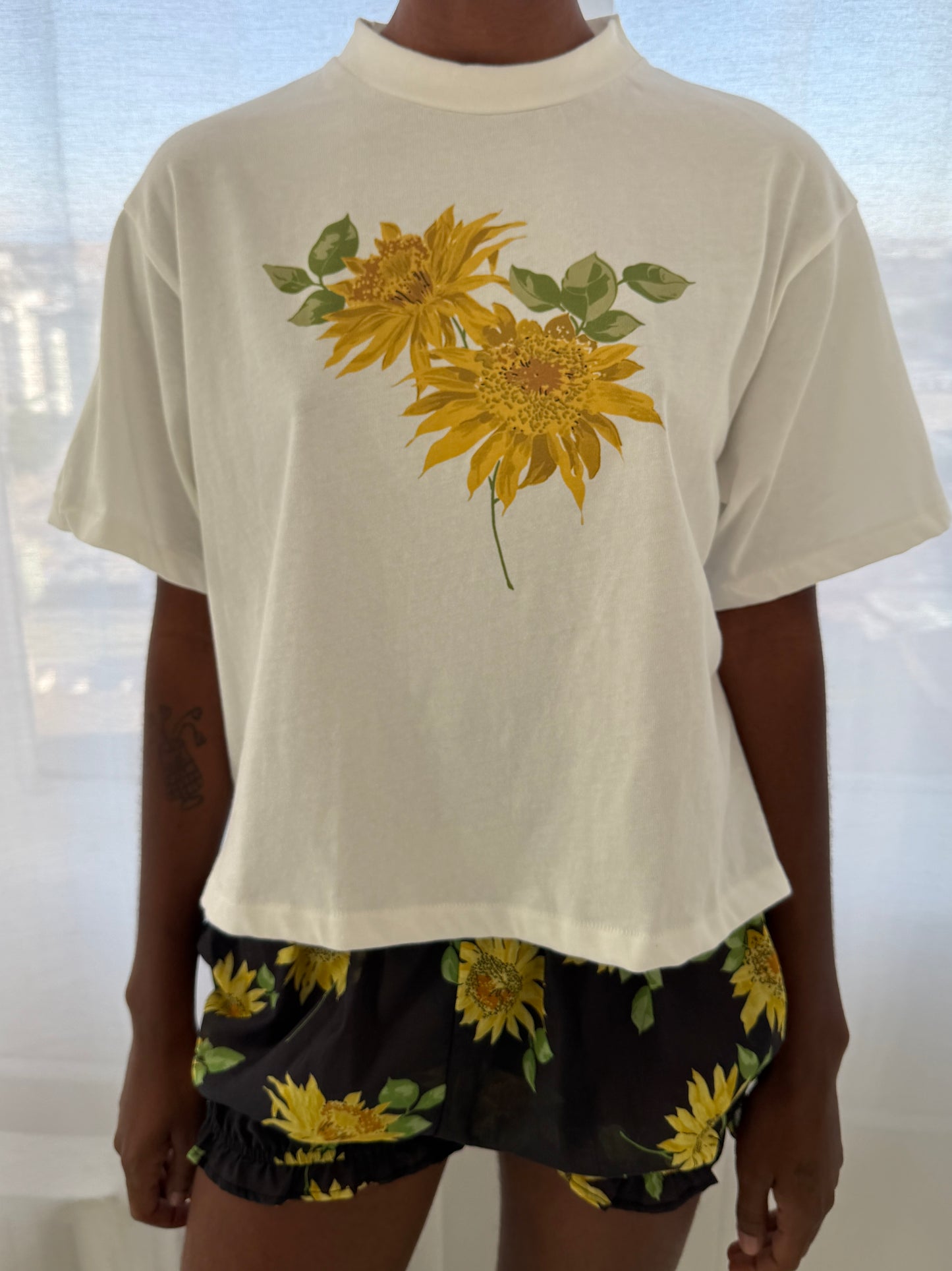 Charlie Tee - Golden Flower
