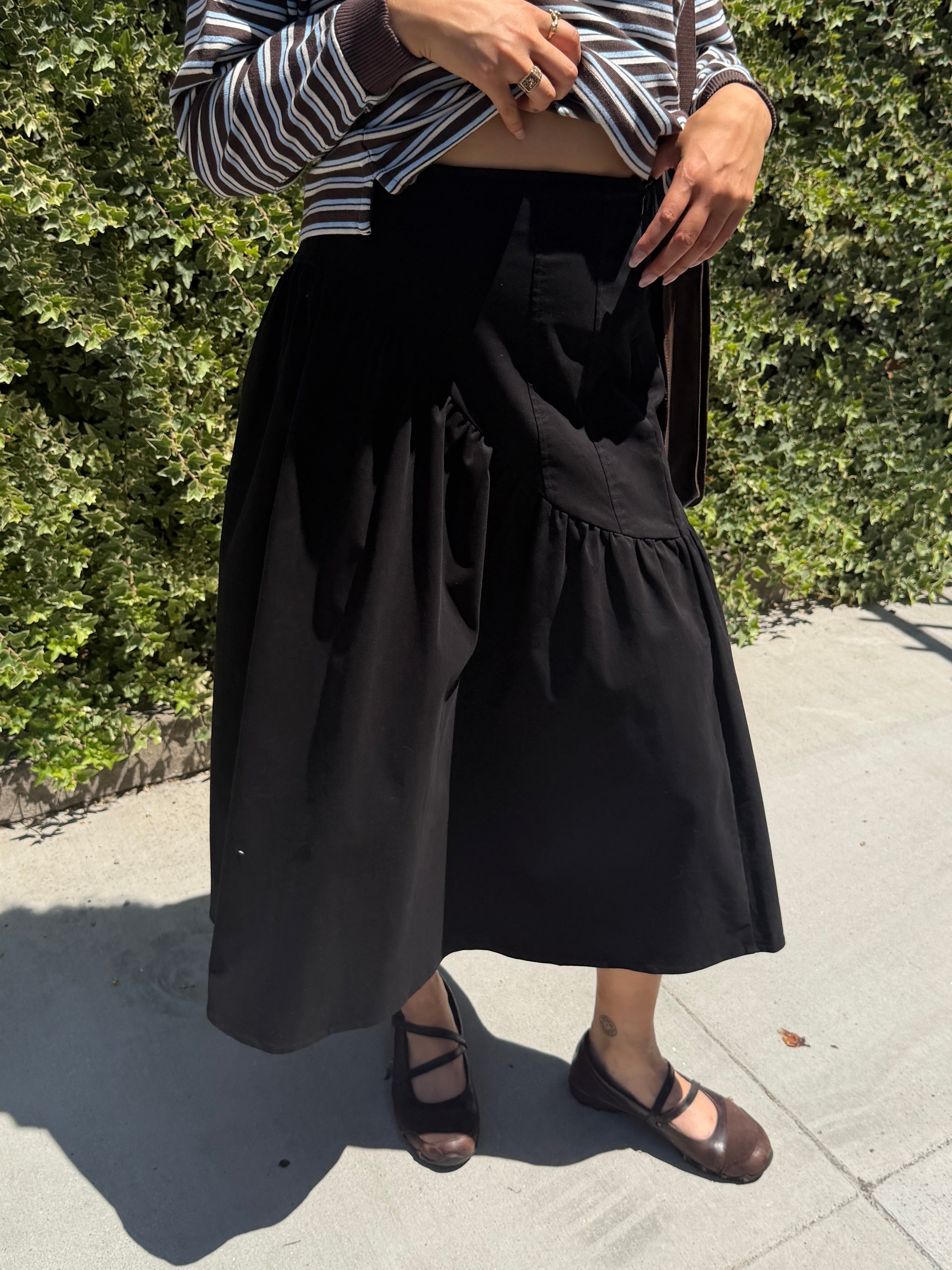 Maeve Midi Skirt - Caviar Twill – Lisa Says Gah