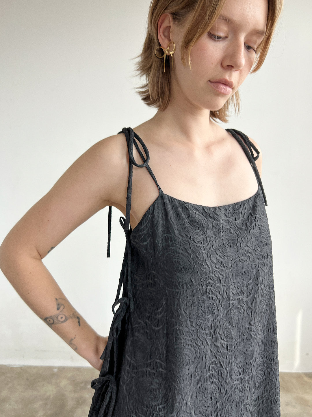 Mar Tie Midi Dress - Black Rosette – Lisa Says Gah