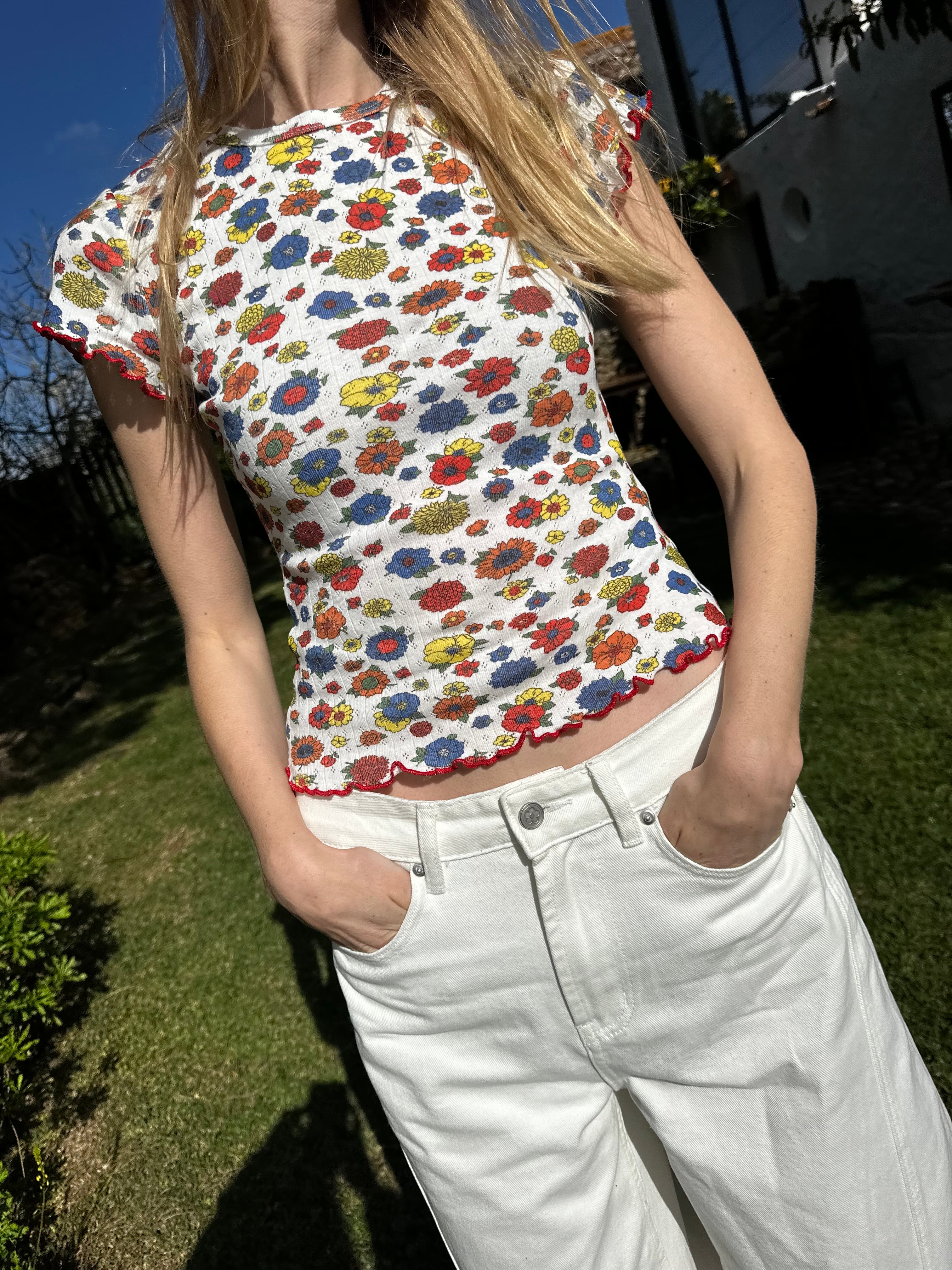 Amber Tee - Primary Floral – Lisa Says Gah