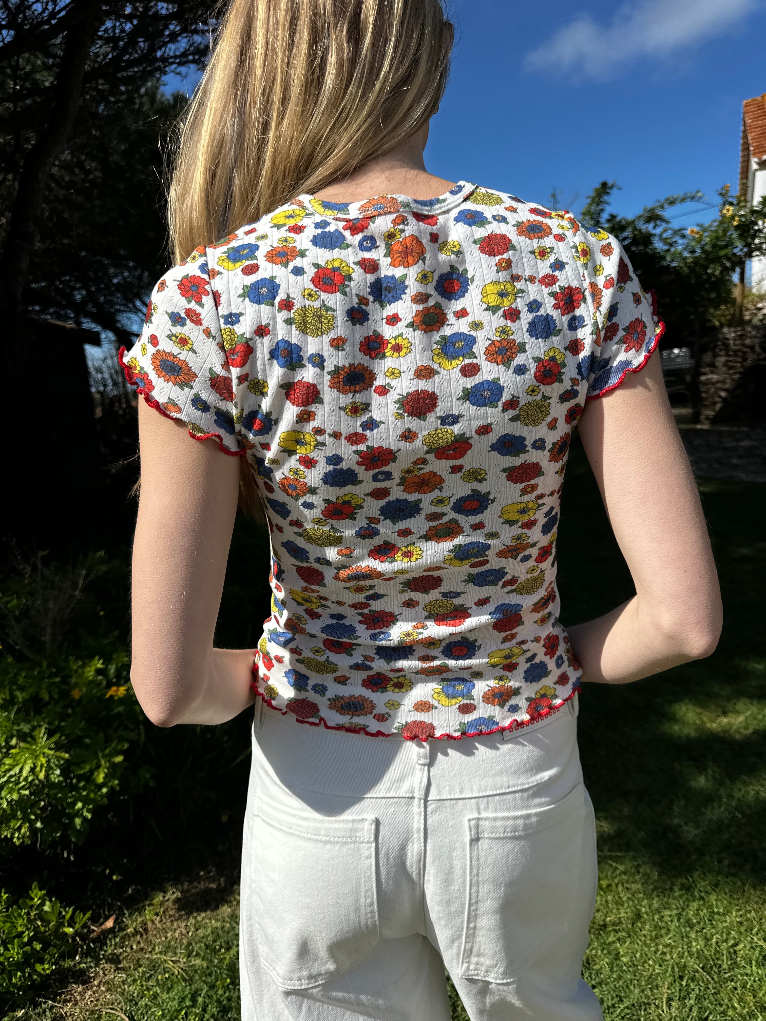 Amber Tee - Primary Floral – Lisa Says Gah