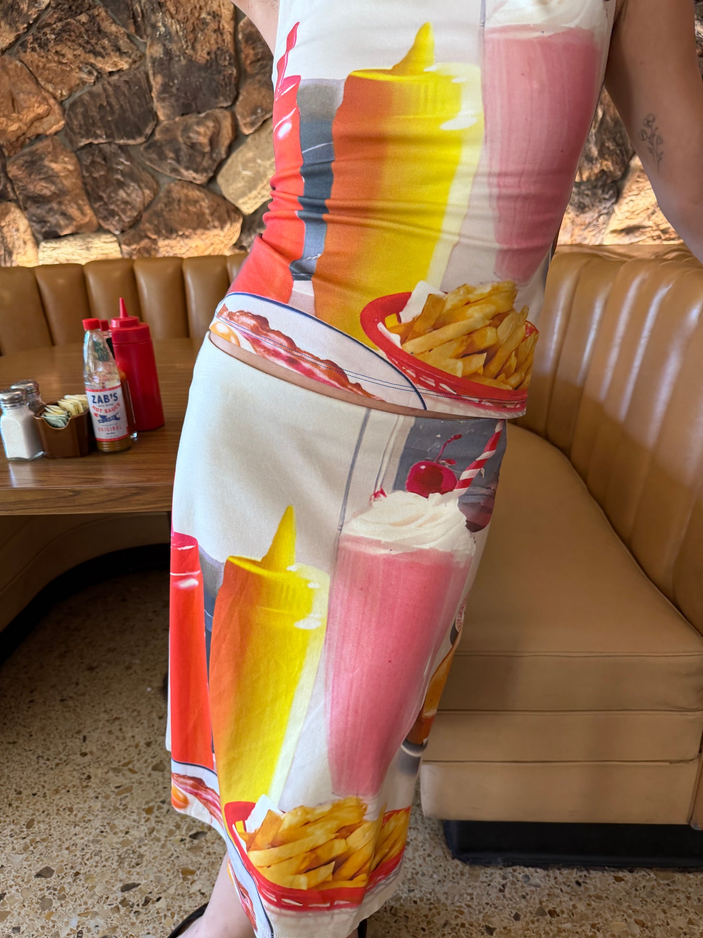 Midnight Breakfast Collector Skirt - Diner Table