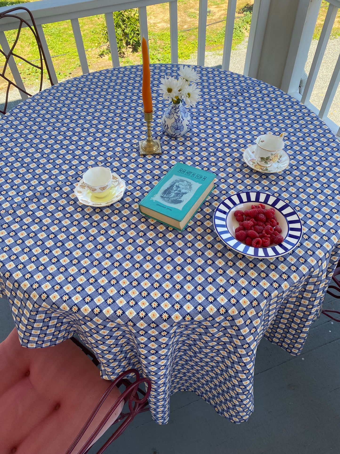 Tablecloth - Navy Daisy Gingham