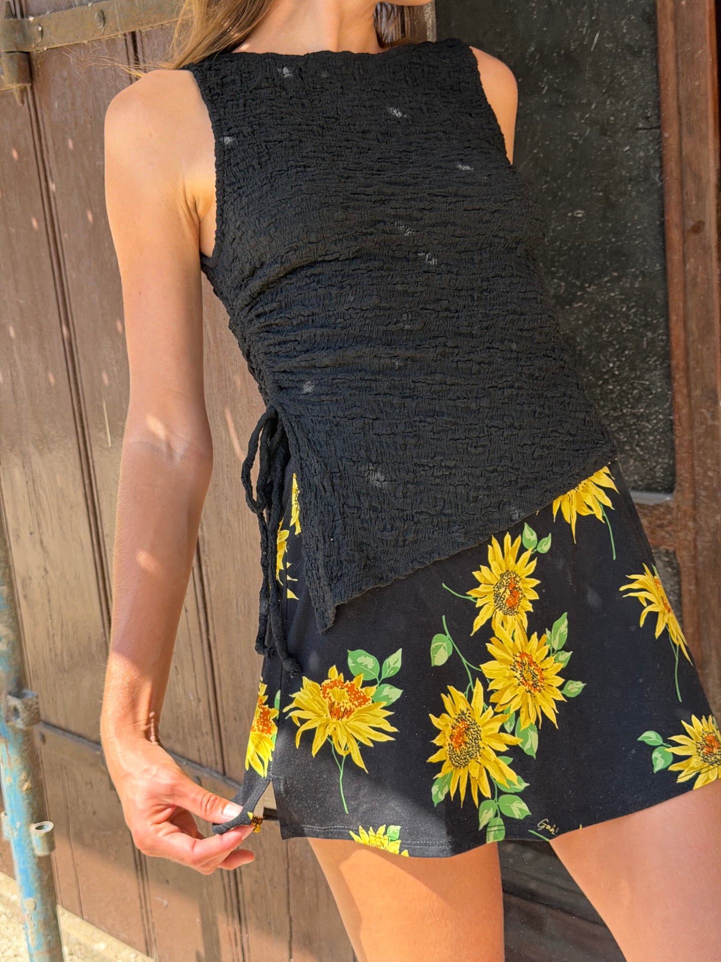 Darcy Skort - Midnight Sunflower