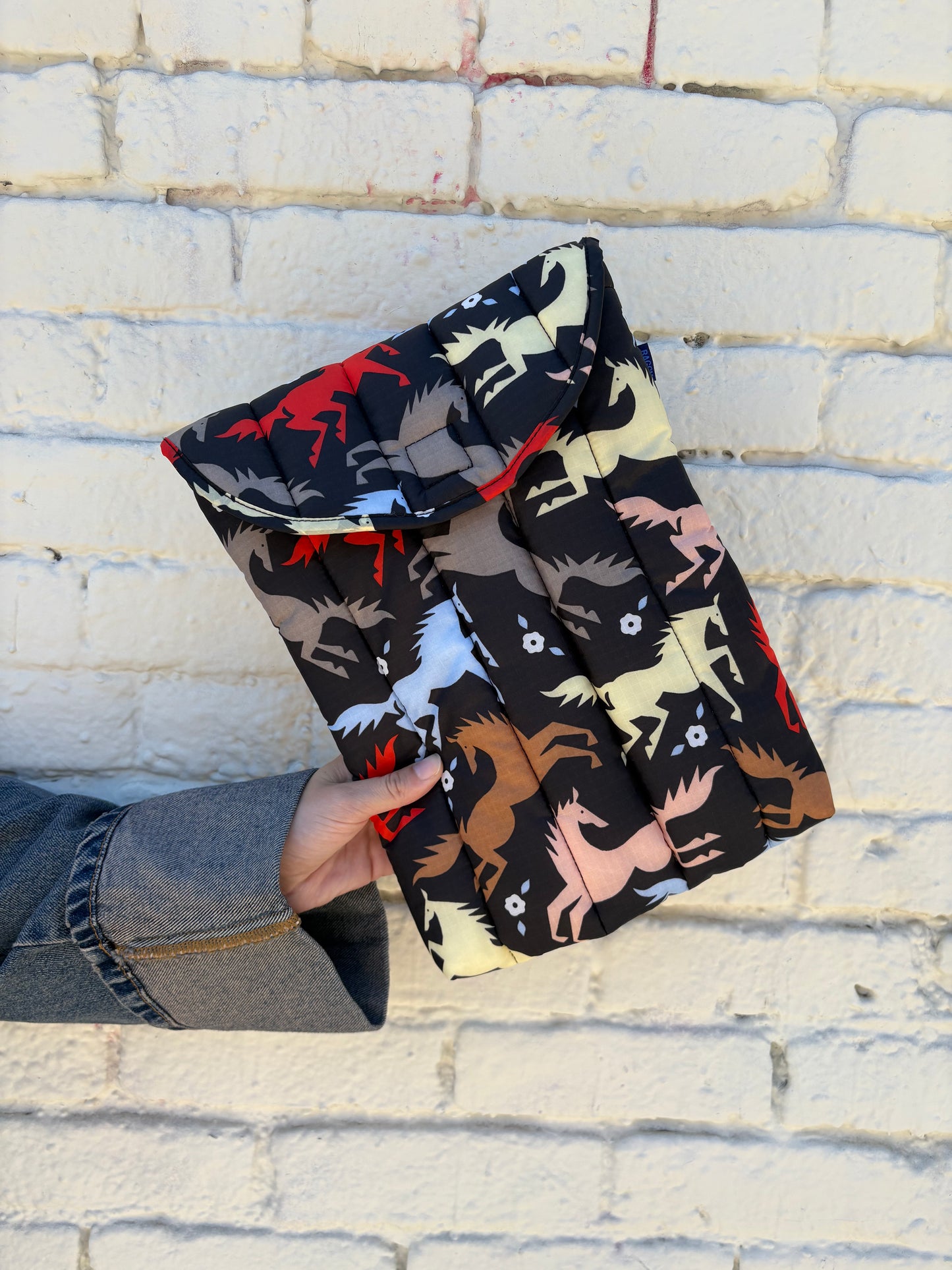 Puffy Laptop Sleeve 13" - Horse Cut Outs