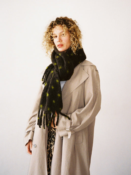 DM Fluffy Scarf - Charcoal/Lime Spot