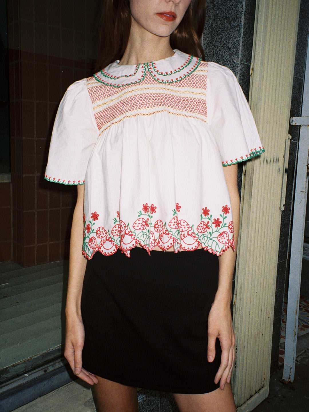 Valentina / blooming embroidery blouse (NAVY×NAVY / WHITE