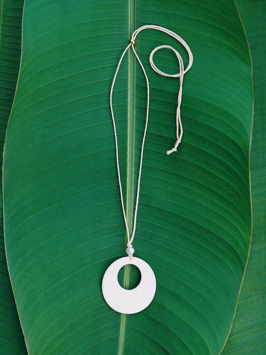 Kailani Circle Shell Necklace - Pearl