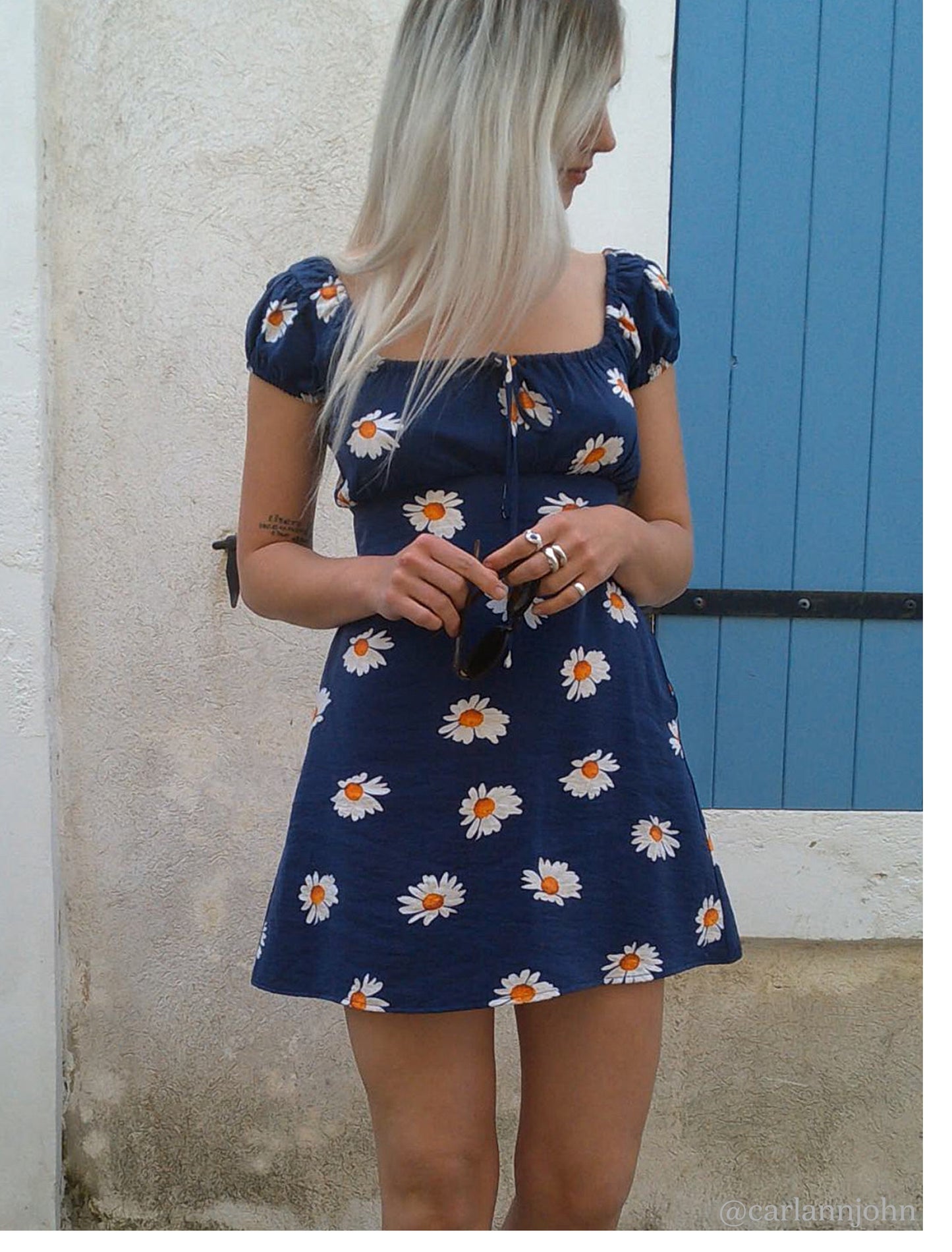 Suzy Dress - Navy Daisy – Lisa Says Gah