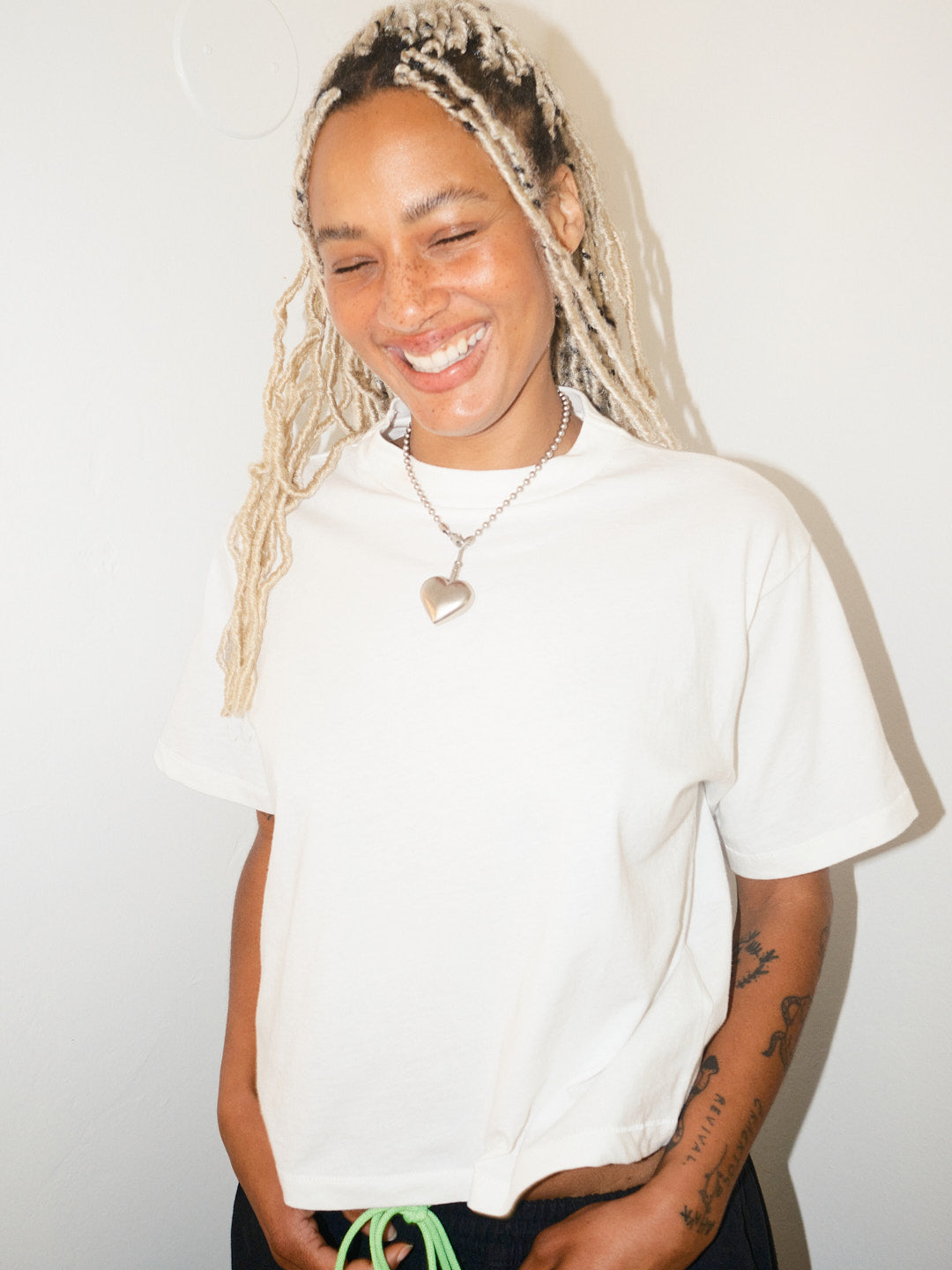 Charlie Tee - Solid – Lisa Says Gah