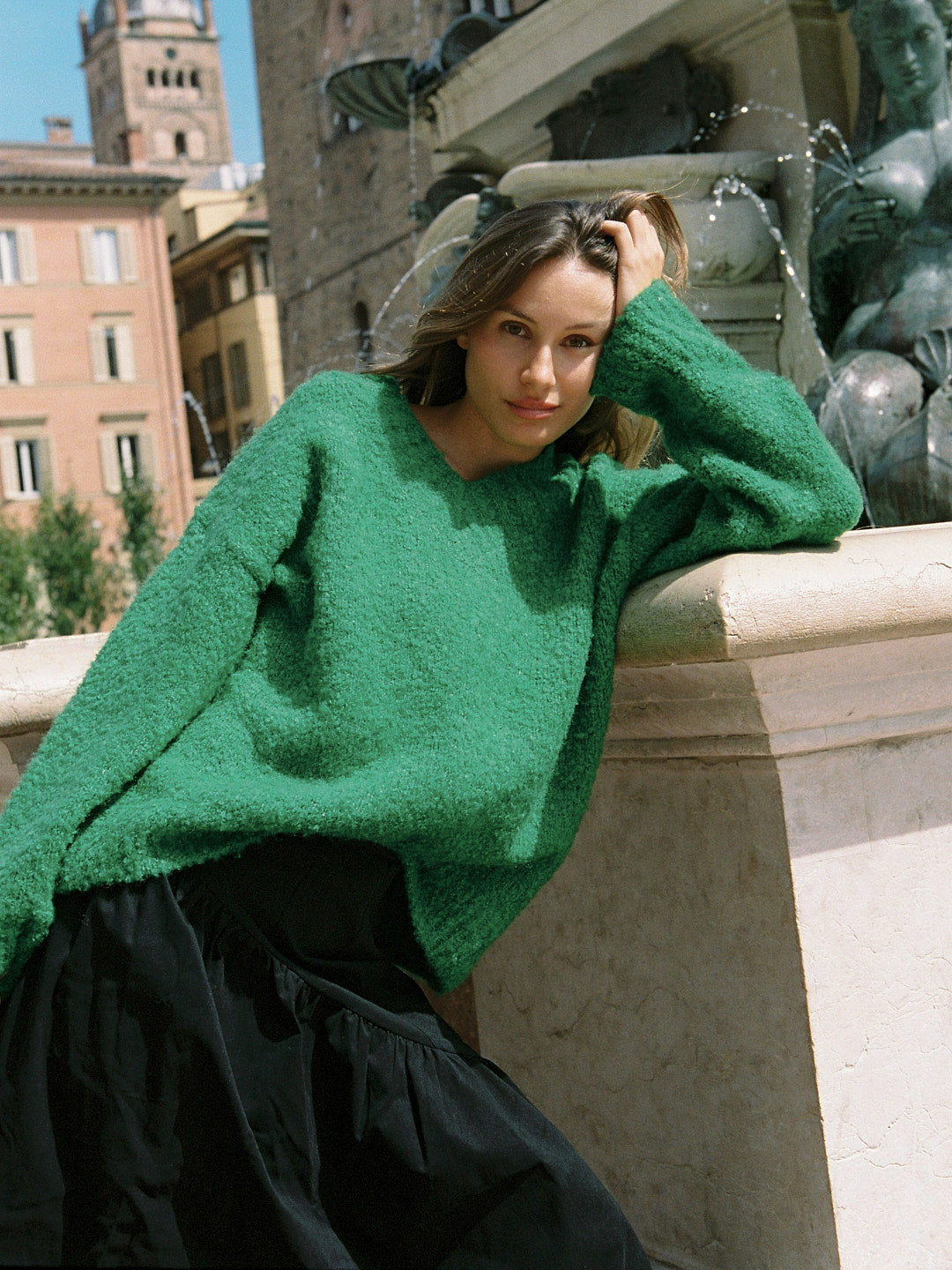 Marion V-Neck - Kelly Green