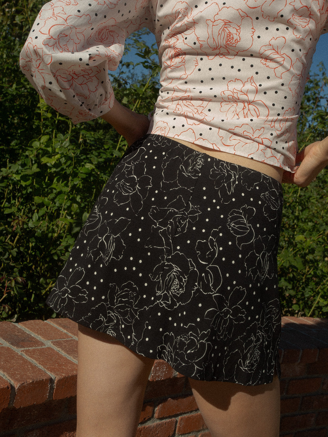 Darcy Skort - Rose Dot Black