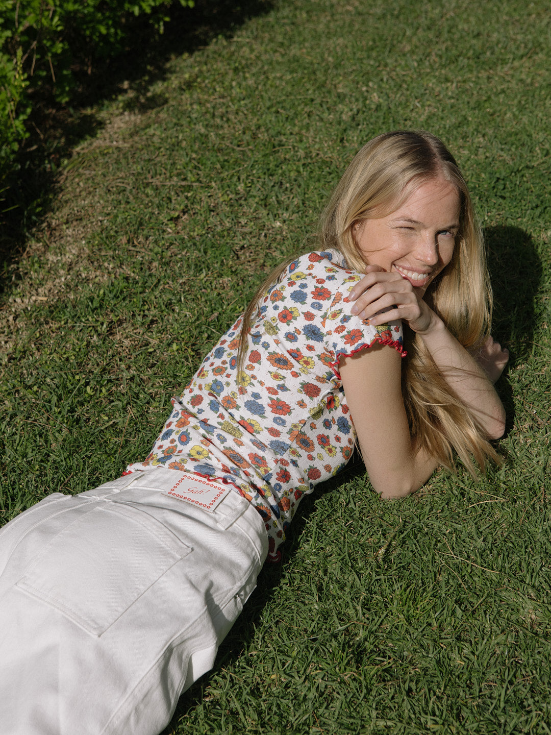 Amber Tee - Primary Floral – Lisa Says Gah