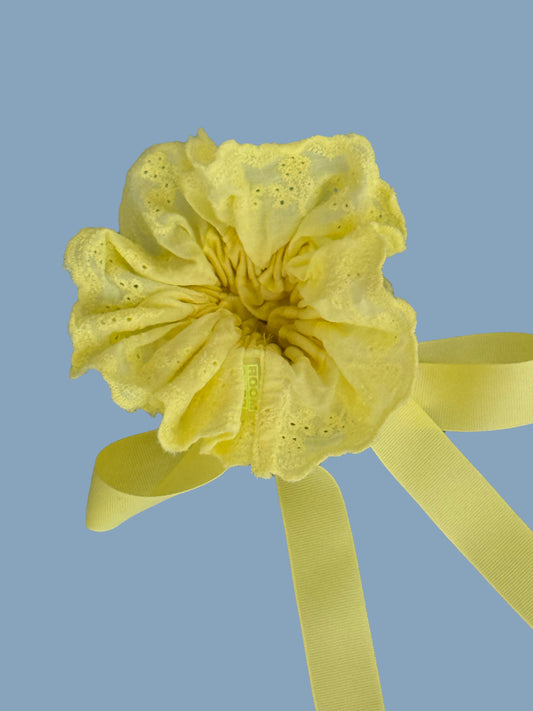 Eyelet Peplum Scrunchie - Butter